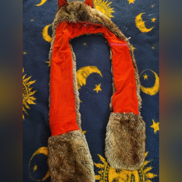 Fluffy Fox/Cat Hat/Scarf - Picture 8 of 12